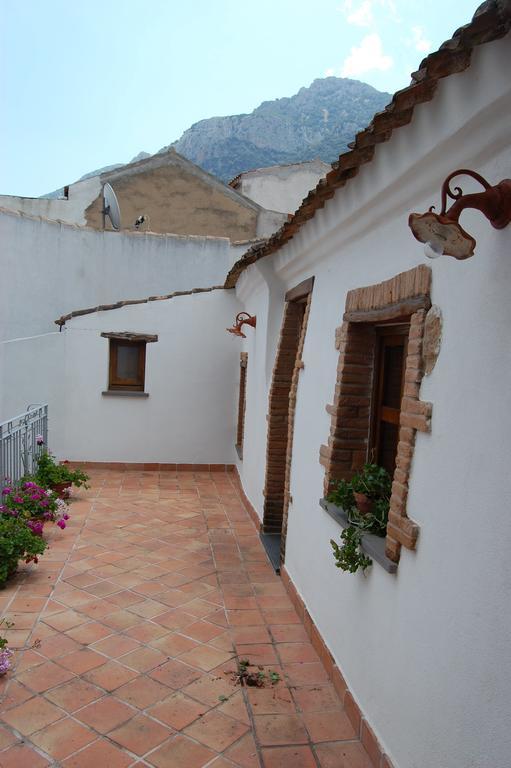 Rifugio Di Galte Bed & Breakfast Galtelli Exterior photo